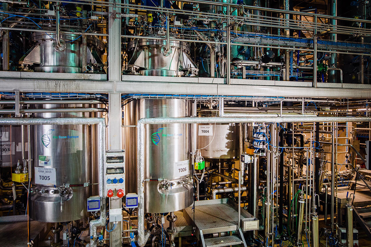 2 fermentoren van 1500 L in Bio Base Europe Pilot Plant