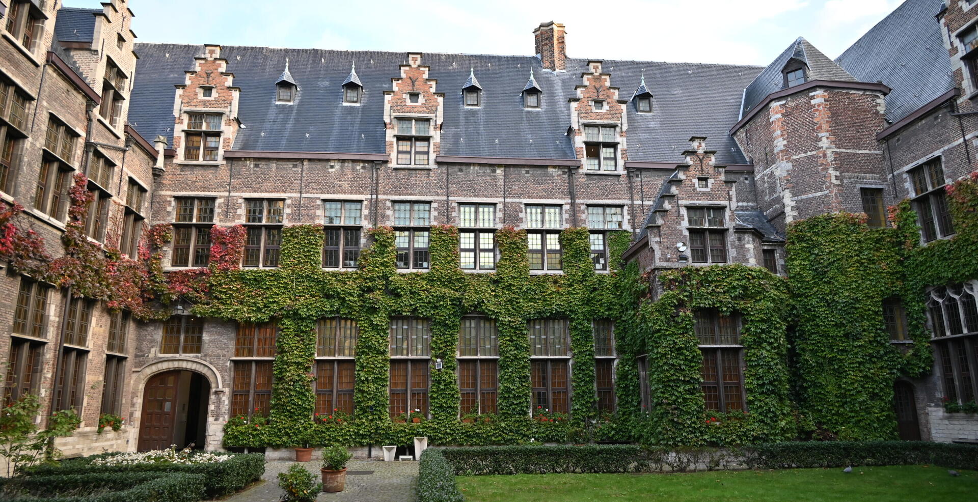 Prov Oost Vlaanderen webinar juni foto van Marie haar gebouw