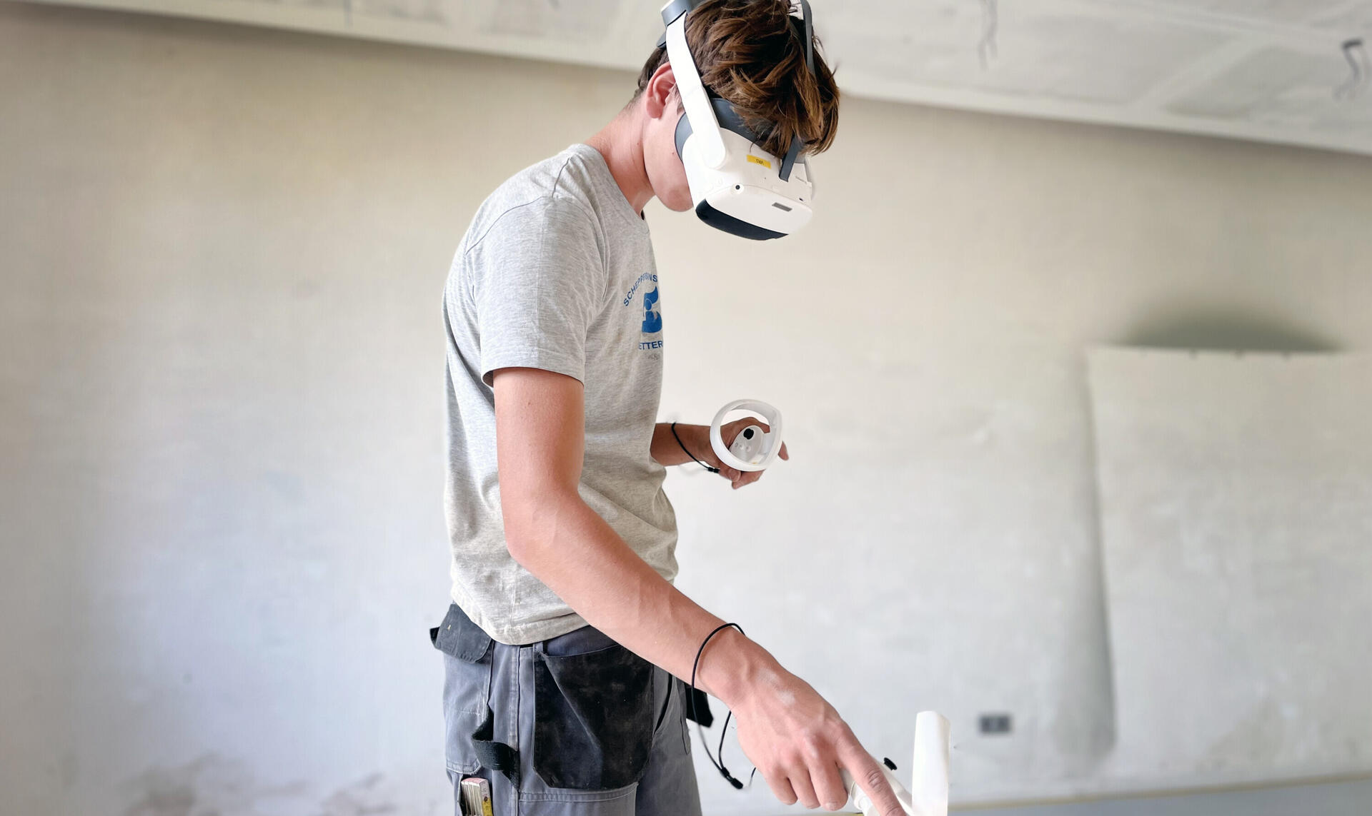 student bouwopleiding met VRbril