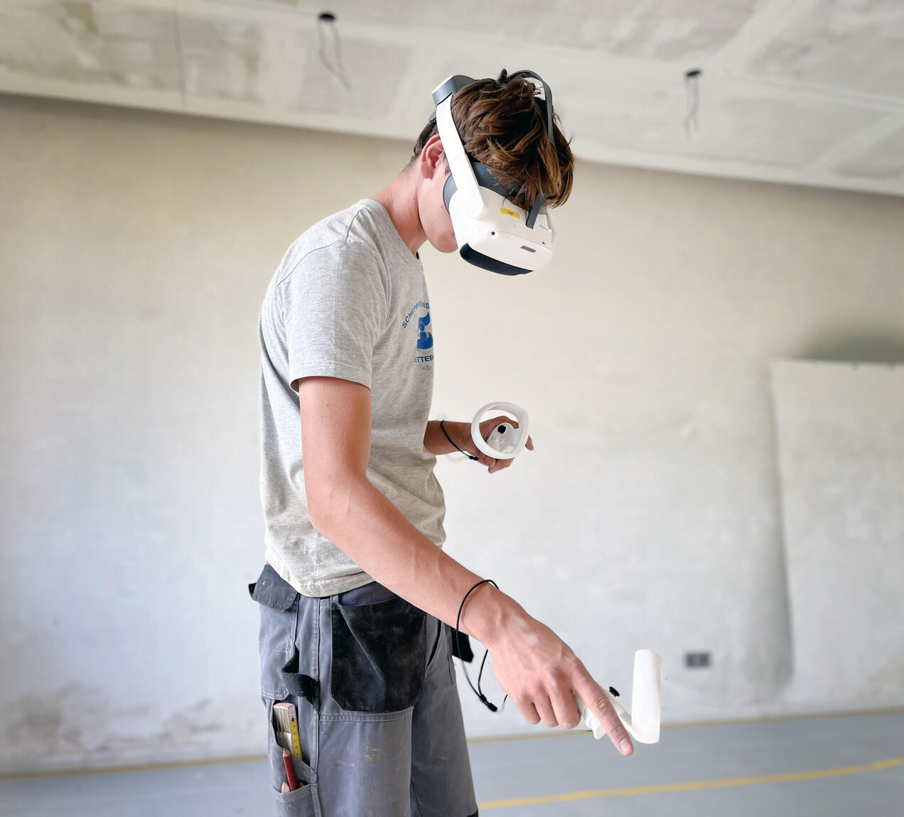 student bouwopleiding met VRbril